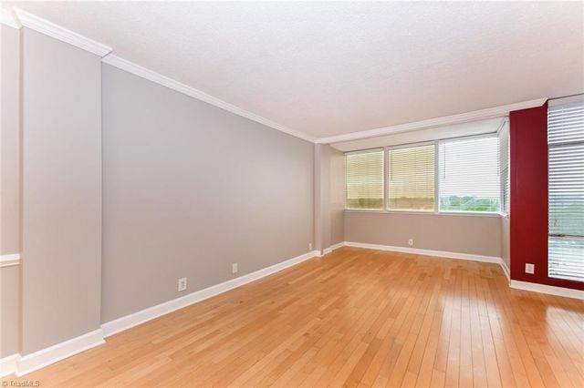 1101 N Elm Street 907, Greensboro, NC 27401