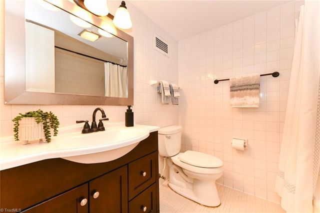 1101 N Elm Street 907, Greensboro, NC 27401