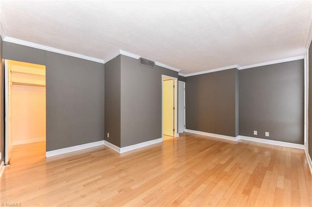 1101 N Elm Street 907, Greensboro, NC 27401