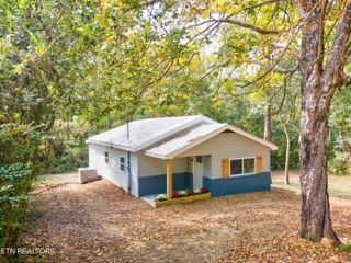 4532 Cambridge Rd, Walland, TN 37886