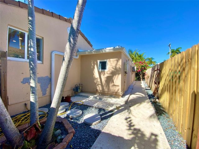 949 Van Buren Street, Hollywood, FL 33019