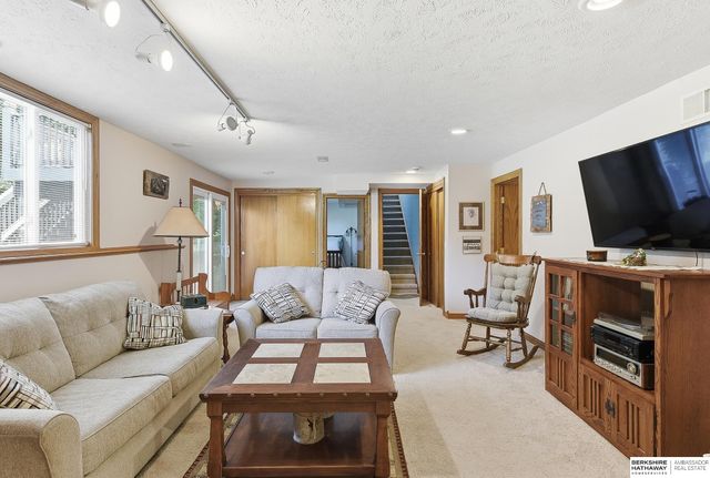 5629 N 126th Avenue, Omaha, NE 68164