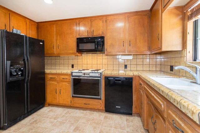 3020 RED MOUNTAIN HEIGHTS, Fallbrook, CA 92028