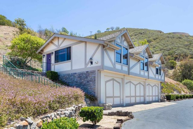 3020 RED MOUNTAIN HEIGHTS, Fallbrook, CA 92028