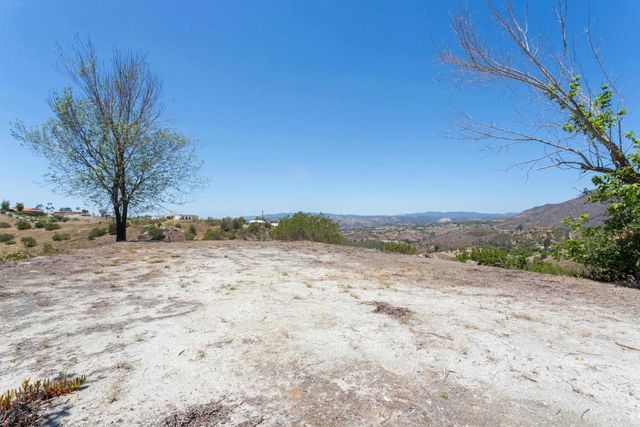 3020 RED MOUNTAIN HEIGHTS, Fallbrook, CA 92028