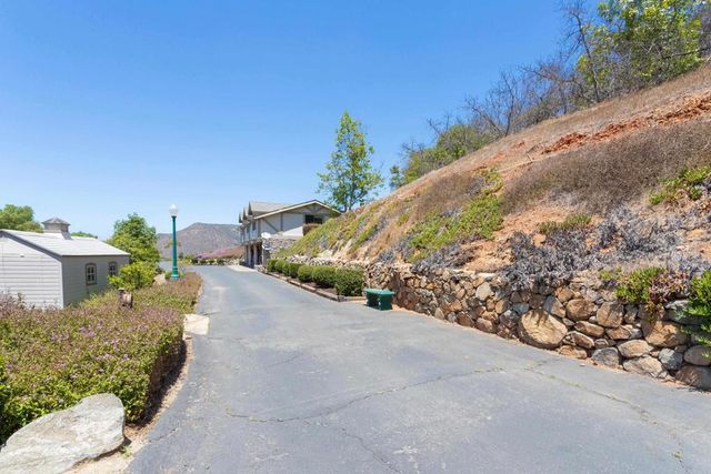 3020 RED MOUNTAIN HEIGHTS, Fallbrook, CA 92028