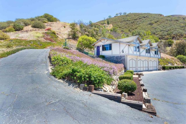 3020 RED MOUNTAIN HEIGHTS, Fallbrook, CA 92028