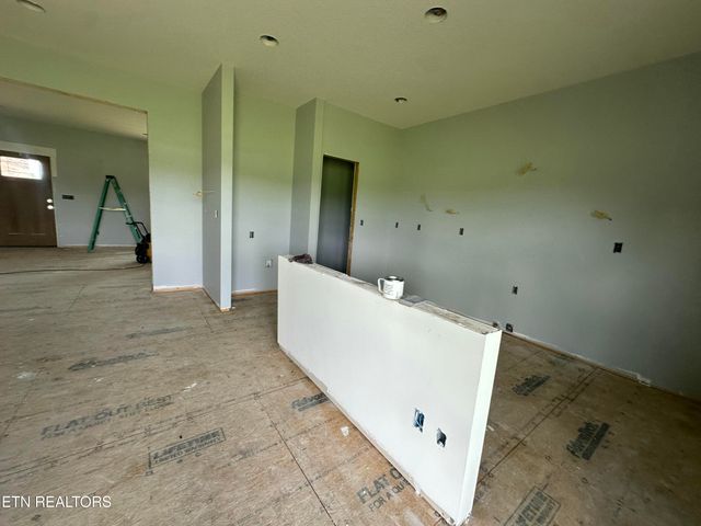 238 Thacker Rd, Grimsley, TN 38565