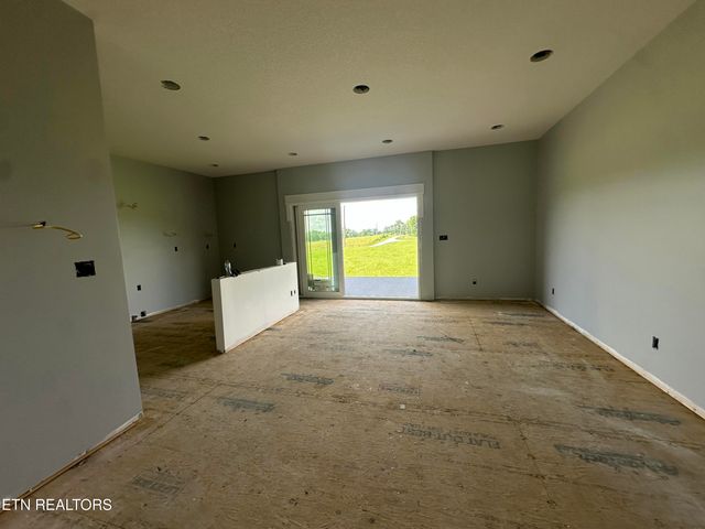 238 Thacker Rd, Grimsley, TN 38565