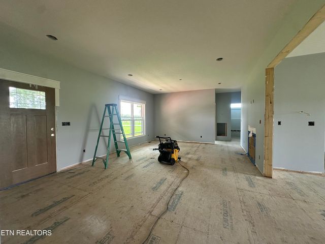 238 Thacker Rd, Grimsley, TN 38565