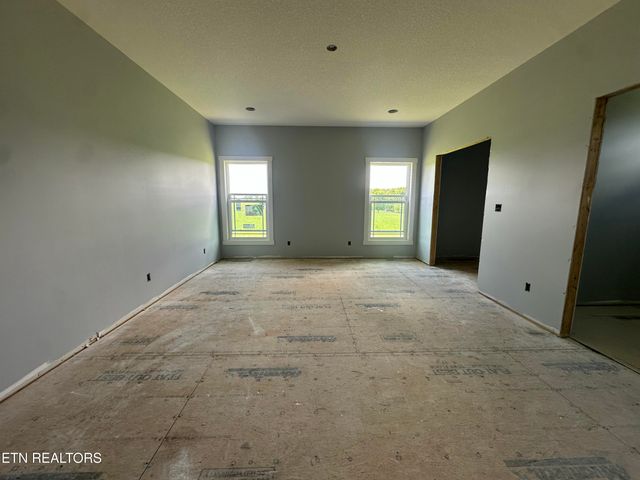 238 Thacker Rd, Grimsley, TN 38565