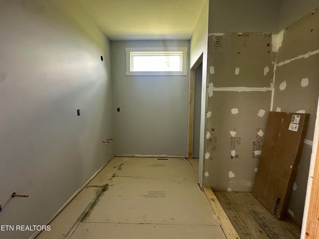 238 Thacker Rd, Grimsley, TN 38565