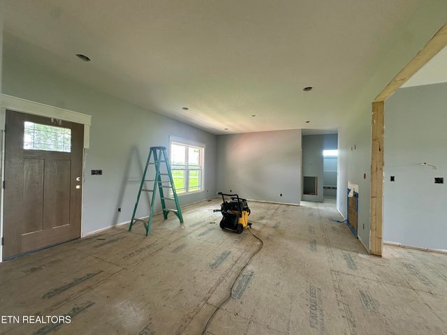 238 Thacker Rd, Grimsley, TN 38565