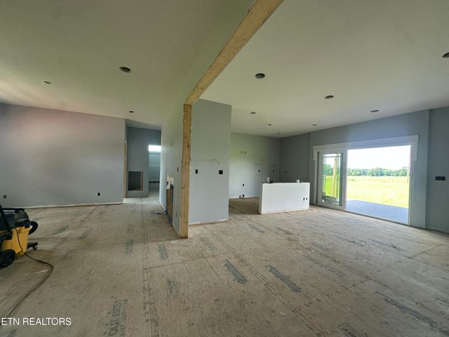 238 Thacker Rd, Grimsley, TN 38565