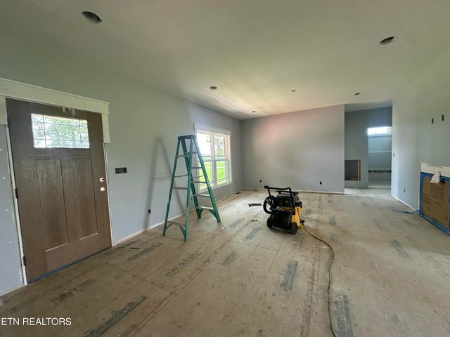 238 Thacker Rd, Grimsley, TN 38565