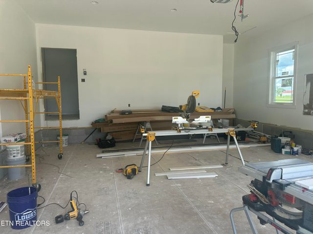 238 Thacker Rd, Grimsley, TN 38565