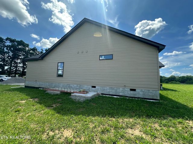 238 Thacker Rd, Grimsley, TN 38565