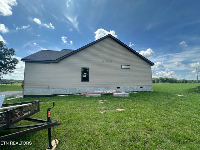 238 Thacker Rd, Grimsley, TN 38565