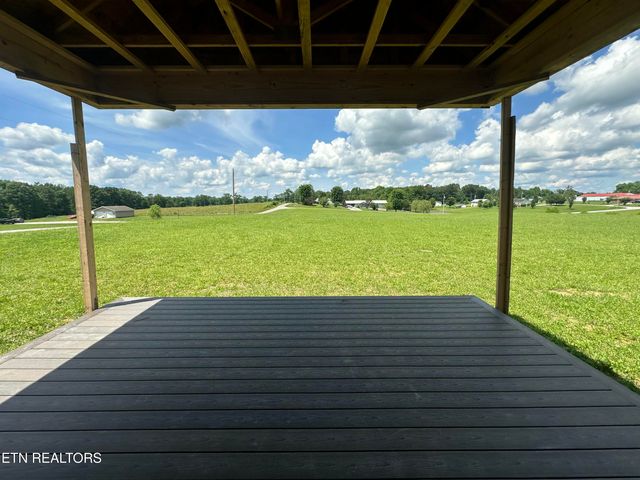 238 Thacker Rd, Grimsley, TN 38565