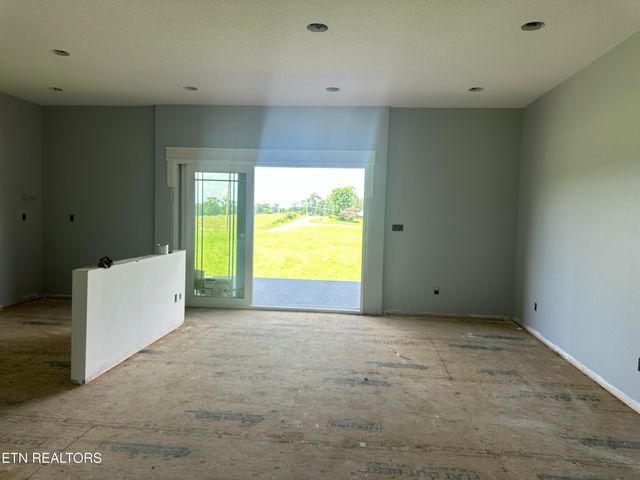 238 Thacker Rd, Grimsley, TN 38565