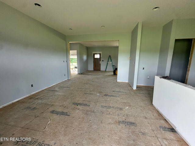 238 Thacker Rd, Grimsley, TN 38565