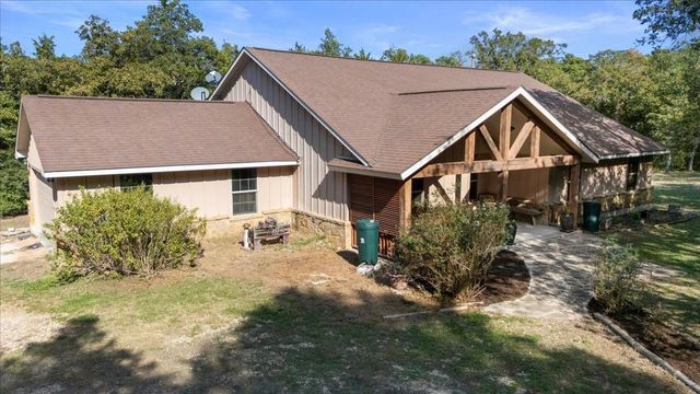 133 Blue Jack Oak LN, Bastrop, TX 78602