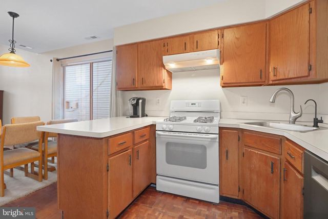 98 WINCHESTER DR, Hightstown, NJ 08520