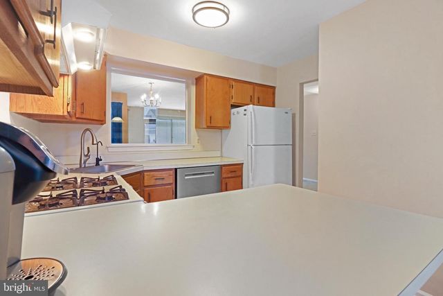 98 WINCHESTER DR, Hightstown, NJ 08520