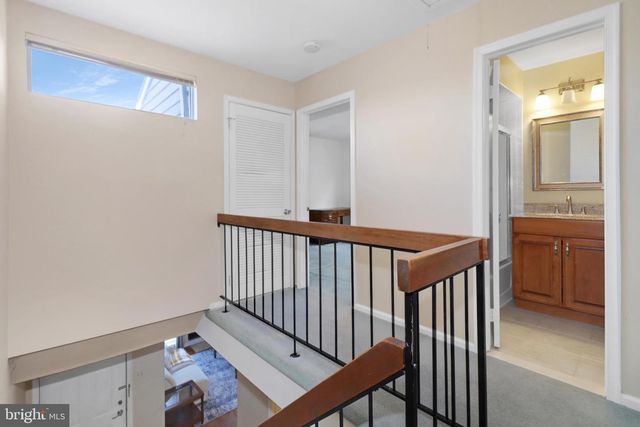 98 WINCHESTER DR, Hightstown, NJ 08520