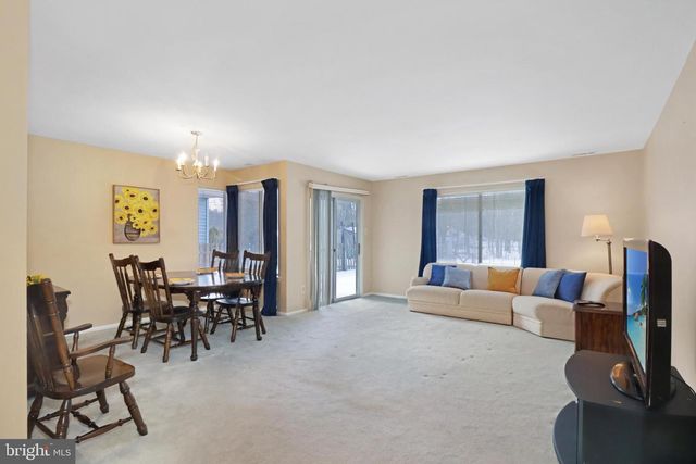 98 WINCHESTER DR, Hightstown, NJ 08520