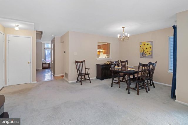 98 WINCHESTER DR, Hightstown, NJ 08520