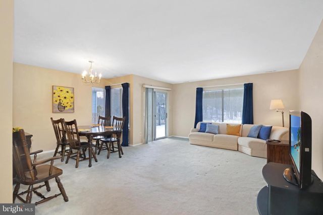 98 WINCHESTER DR, Hightstown, NJ 08520