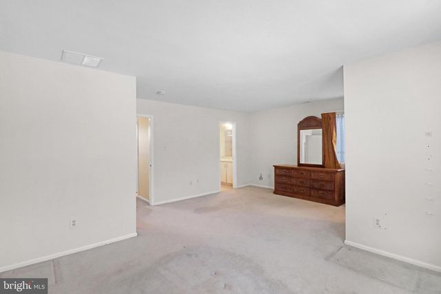 98 WINCHESTER DR, Hightstown, NJ 08520