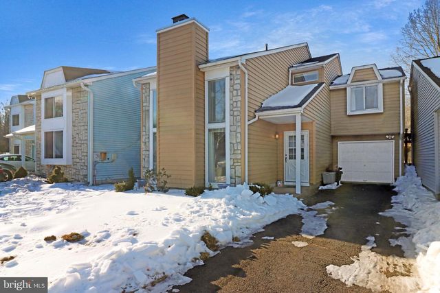 98 WINCHESTER DR, Hightstown, NJ 08520