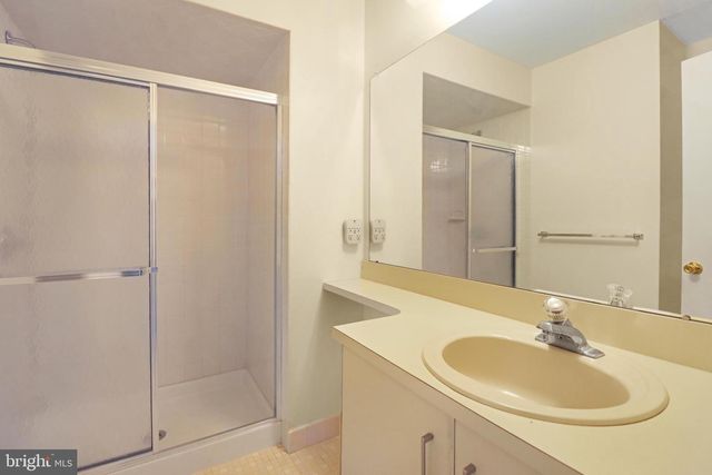 98 WINCHESTER DR, Hightstown, NJ 08520