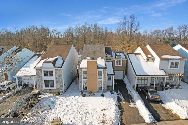 98 WINCHESTER DR, Hightstown, NJ 08520
