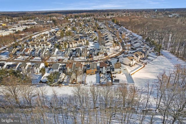 98 WINCHESTER DR, Hightstown, NJ 08520