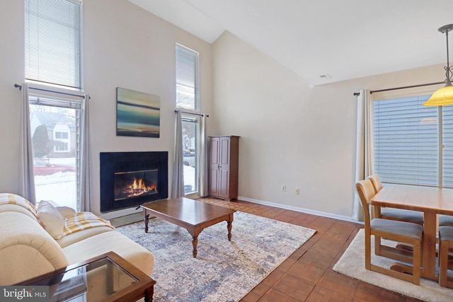 98 WINCHESTER DR, Hightstown, NJ 08520