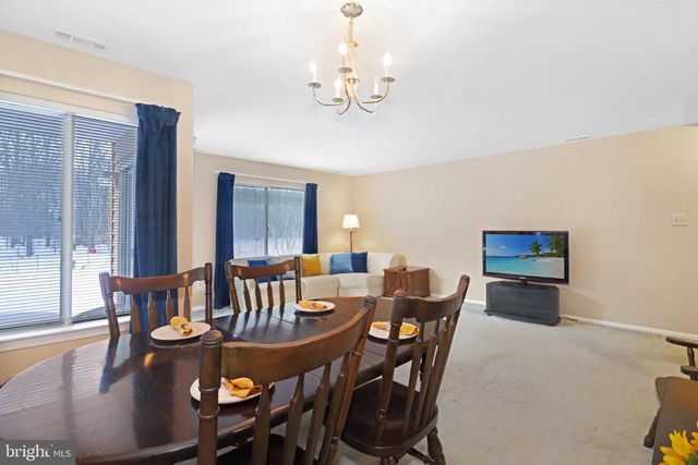 98 WINCHESTER DR, Hightstown, NJ 08520