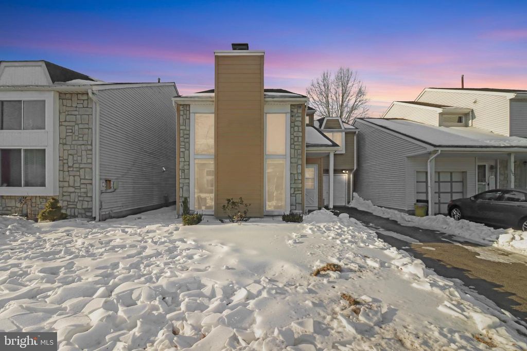 98 WINCHESTER DR, Hightstown, NJ 08520