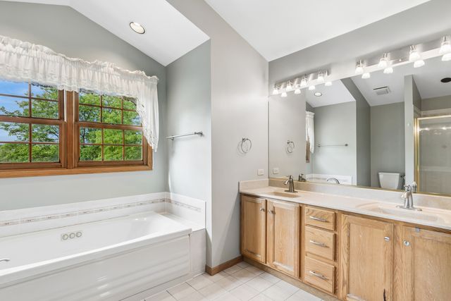 615 Wood Creek Drive, Antioch, IL 60002