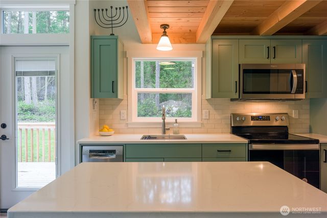 25 Eliza Lane, Lopez Island, WA 98261