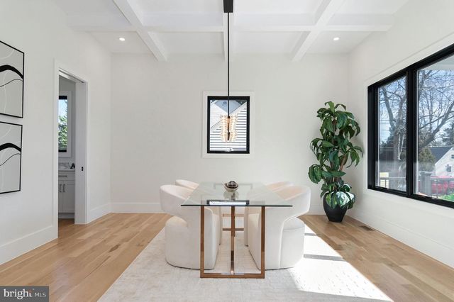 6818 BARRETT RD, Falls Church, VA 22042