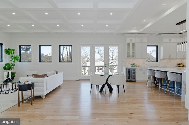 6818 BARRETT RD, Falls Church, VA 22042