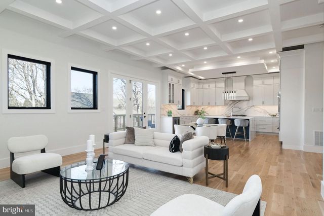 6818 BARRETT RD, Falls Church, VA 22042