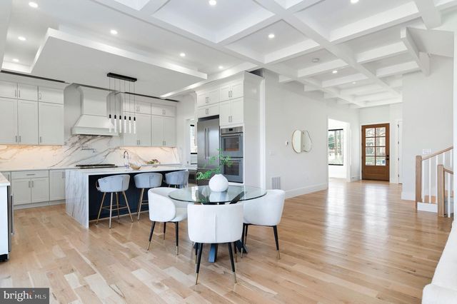 6818 BARRETT RD, Falls Church, VA 22042