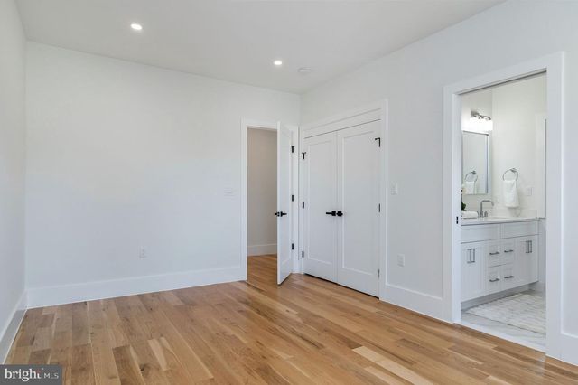 6818 BARRETT RD, Falls Church, VA 22042