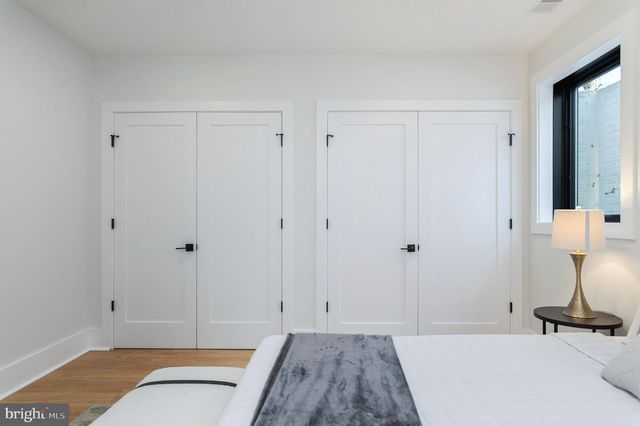 6818 BARRETT RD, Falls Church, VA 22042