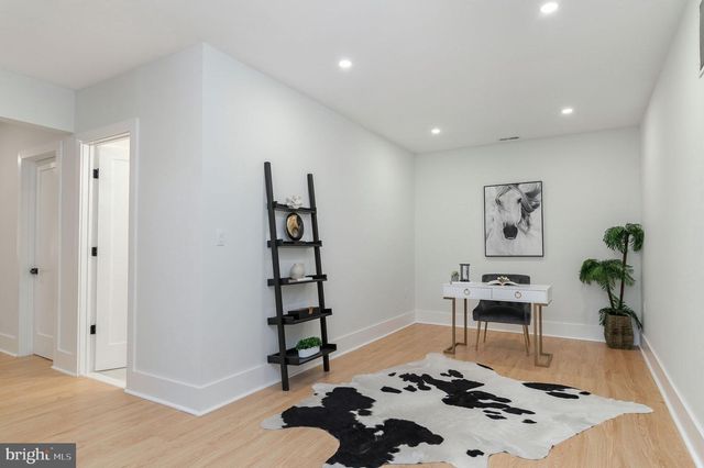 6818 BARRETT RD, Falls Church, VA 22042