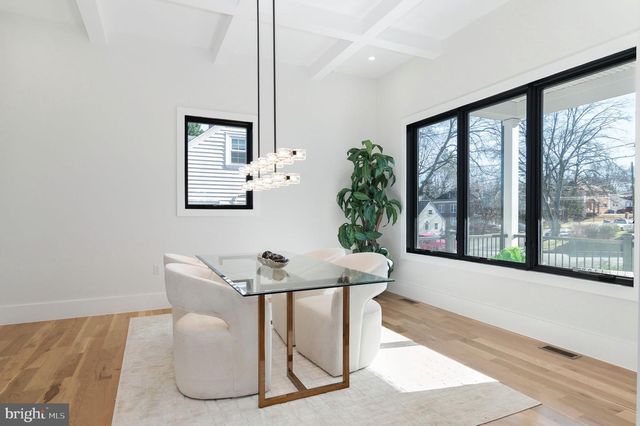 6818 BARRETT RD, Falls Church, VA 22042